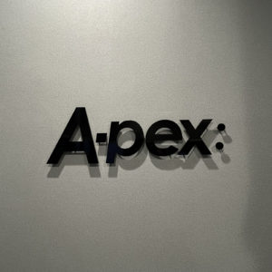 APEX　エーペックス　受付看板